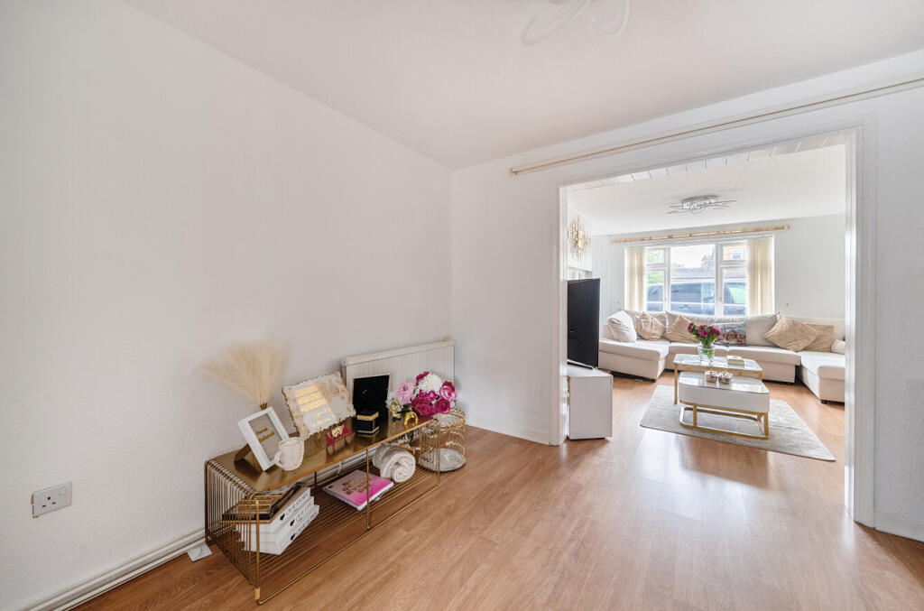 1304215-5-6841829...