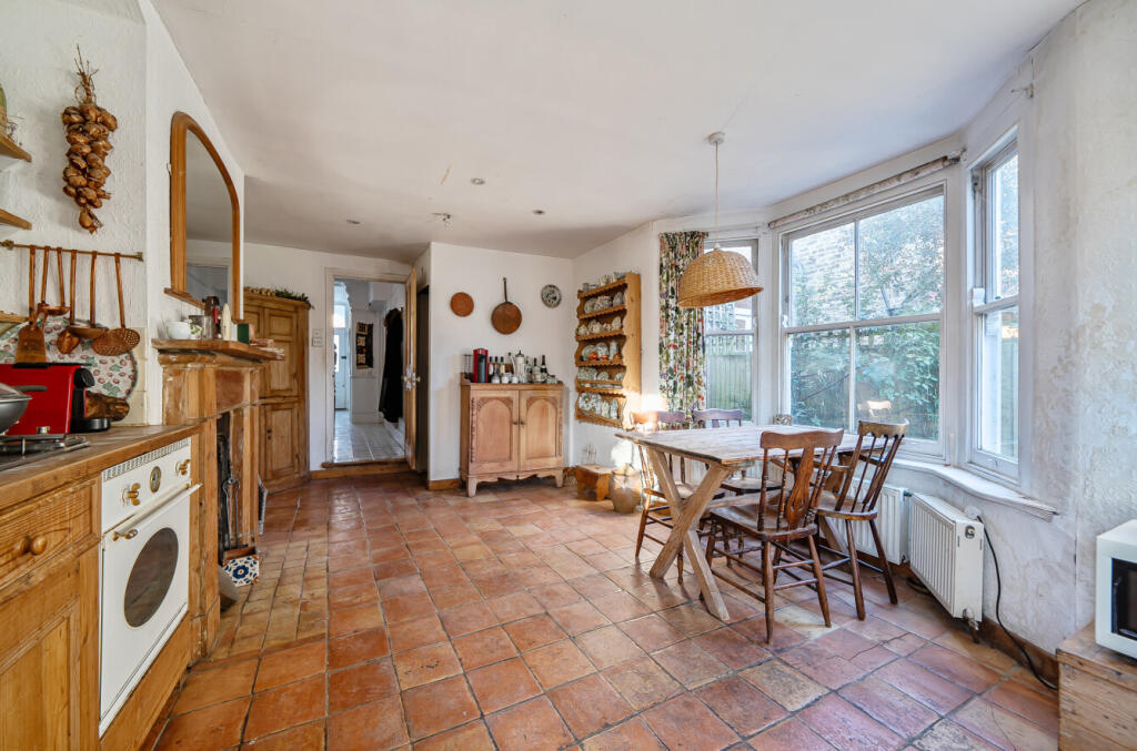 Lincoln Road, London, N2