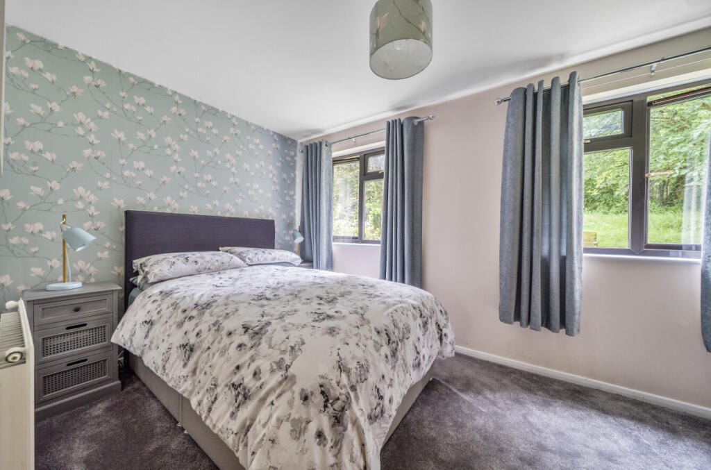 1301328-23-6847ff...