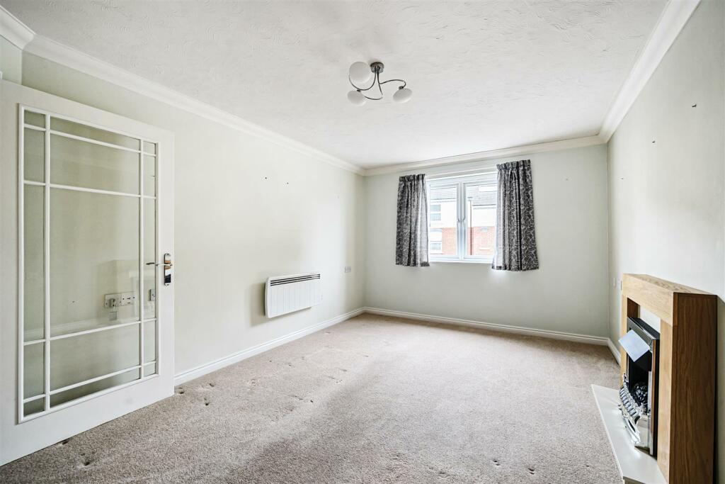 Living Room.jpg