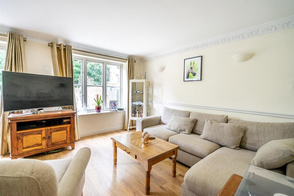 Carr Meadows (17) living.jpg