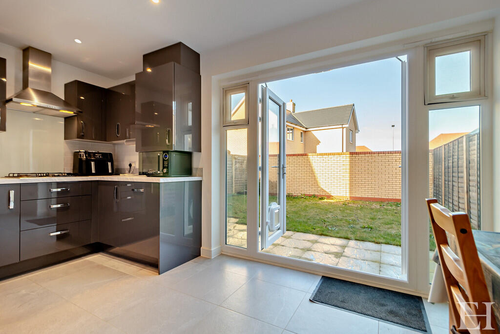 8633781-interior0...