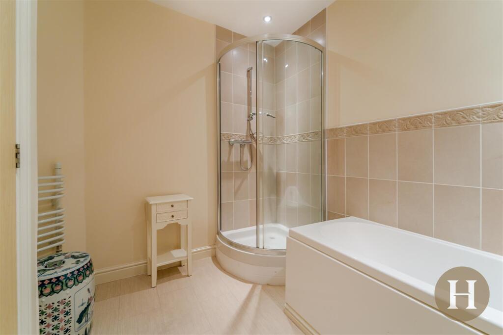 Hadleigh Estate Agents-1.jpg