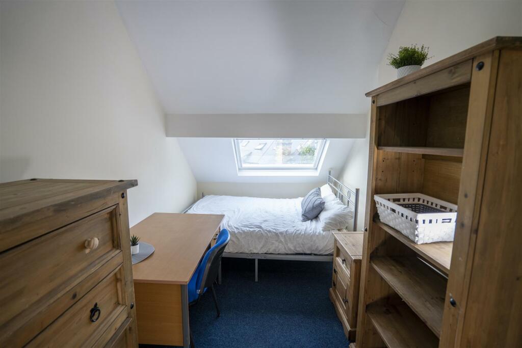 Bedroom5.jpg
