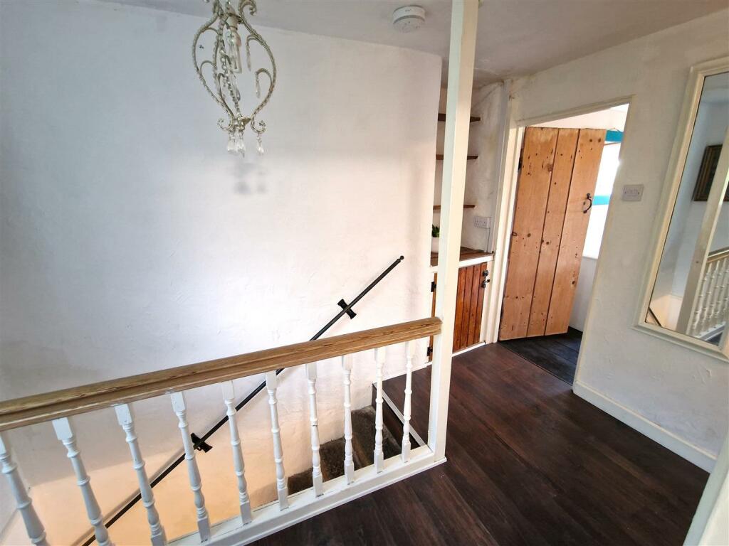 First Floor Landing.jpg