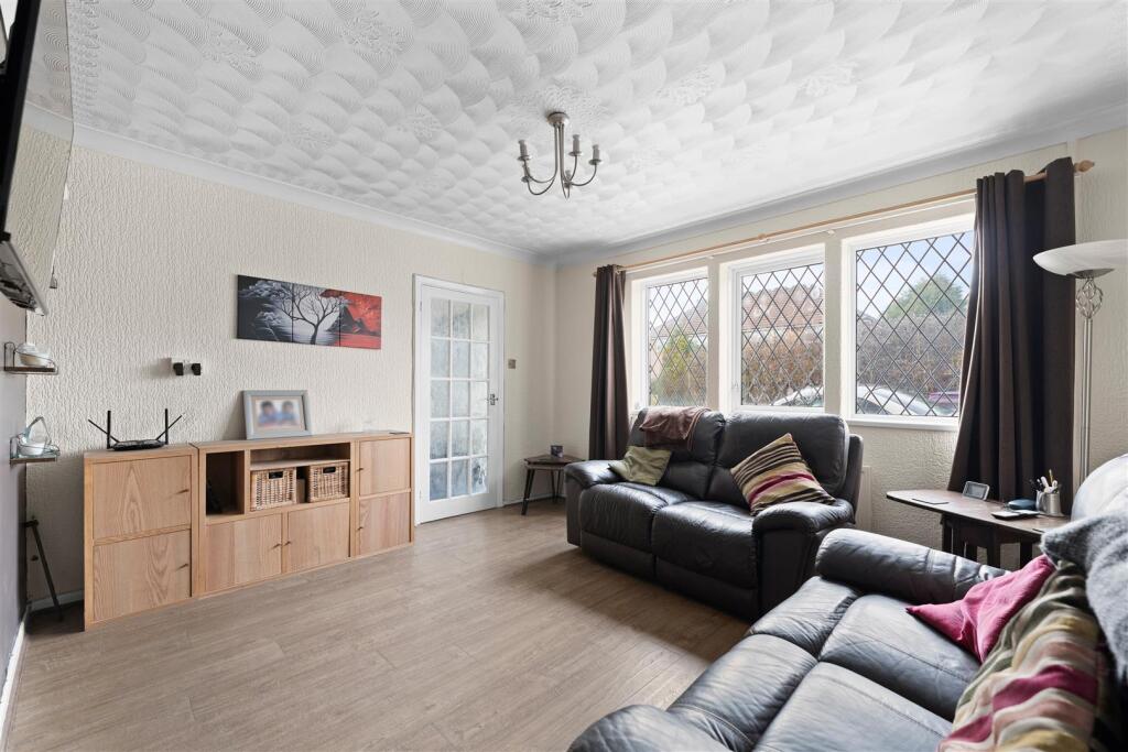 43 Addlington Avenue-11.jpg