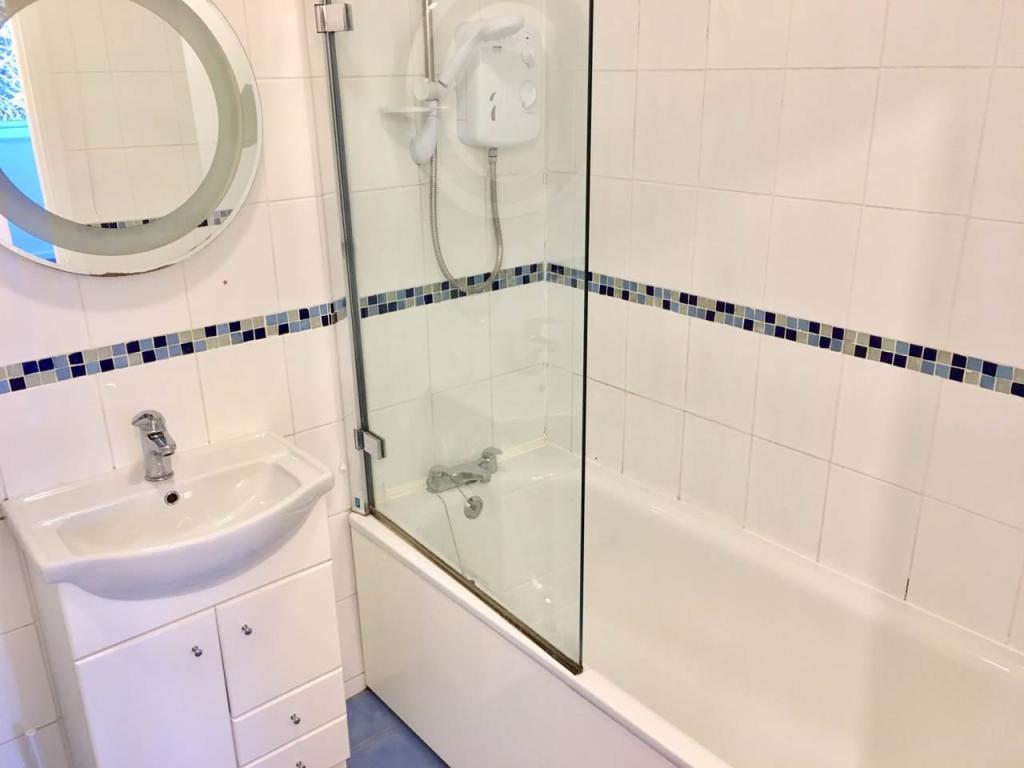 bath 1.jpg