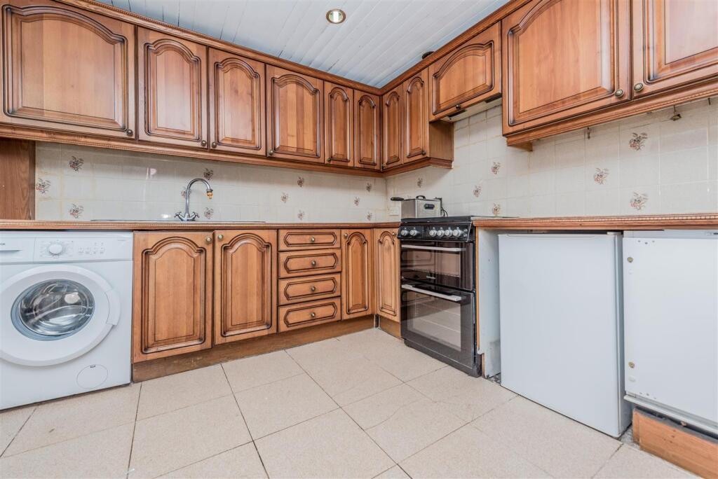 Fitted Dining Kitchen: