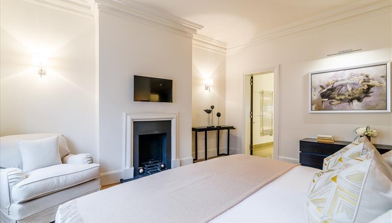 master bedroom 2.jpg