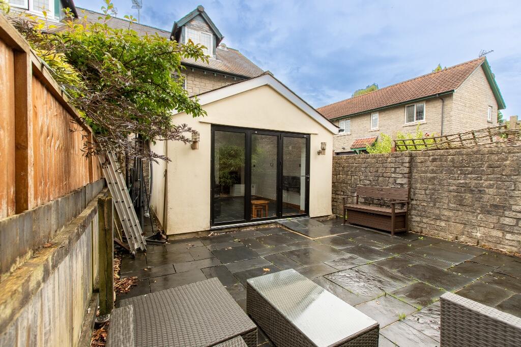 Courtyard garden