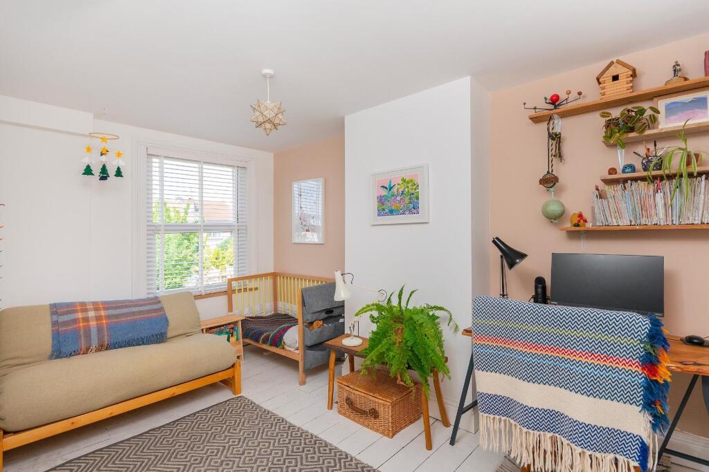 3Y7REN - Bedroom C.jpg