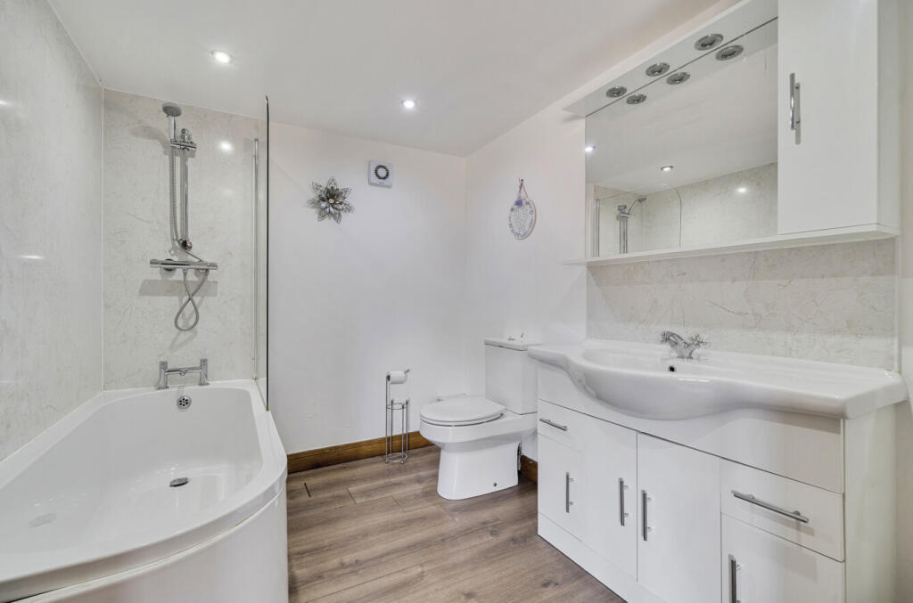 1316266-16-685ebe...