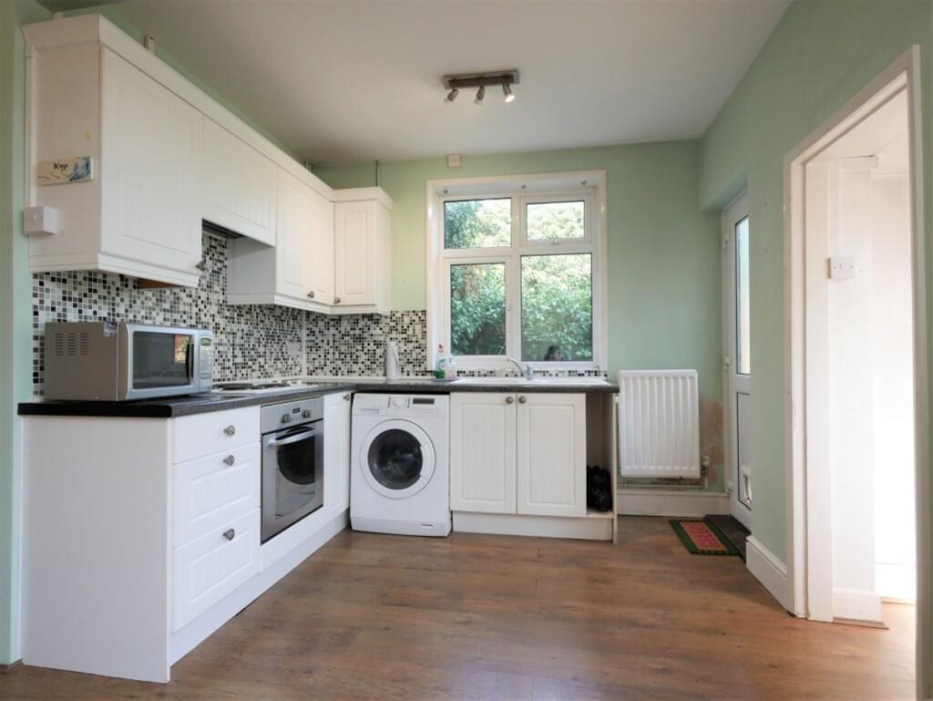 KITCHEN DINING3