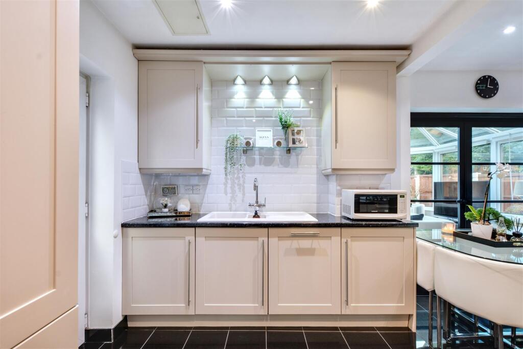 Kitchen_1.jpeg