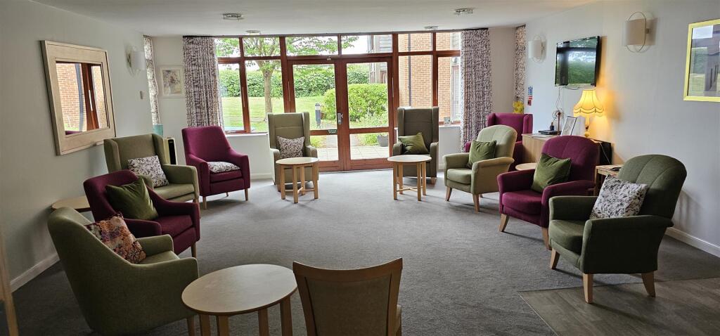 Communal Lounge.jpg