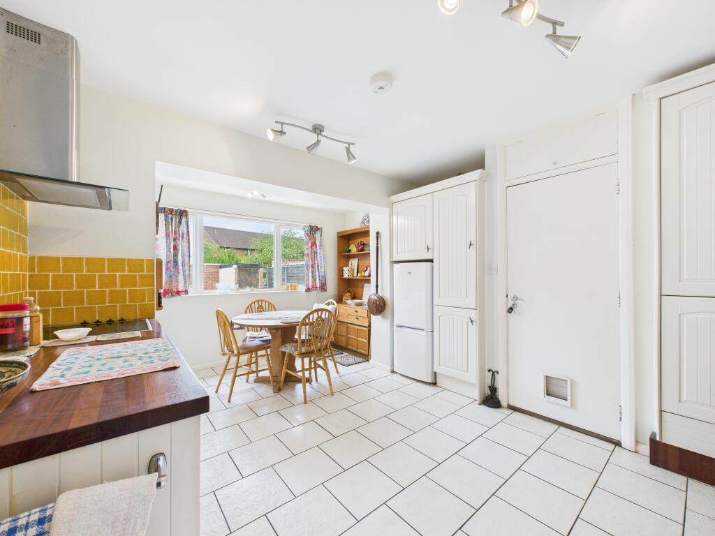 CAM02909G0-PR0388-STILL005