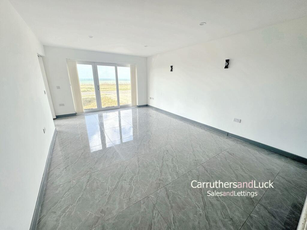 Lounge / Kitchen