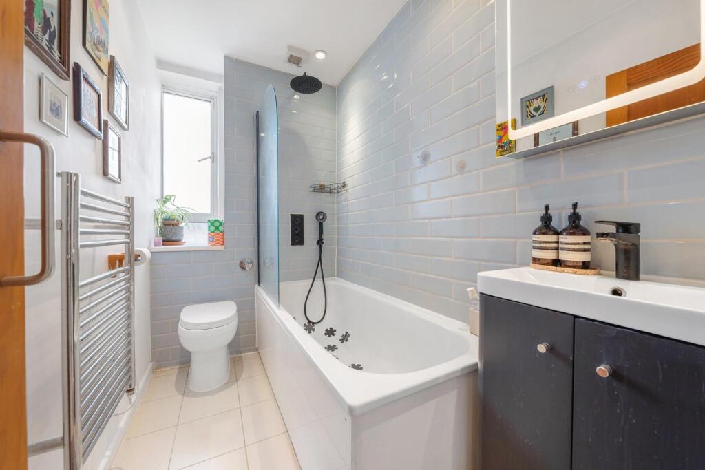 Bathroom.JPG