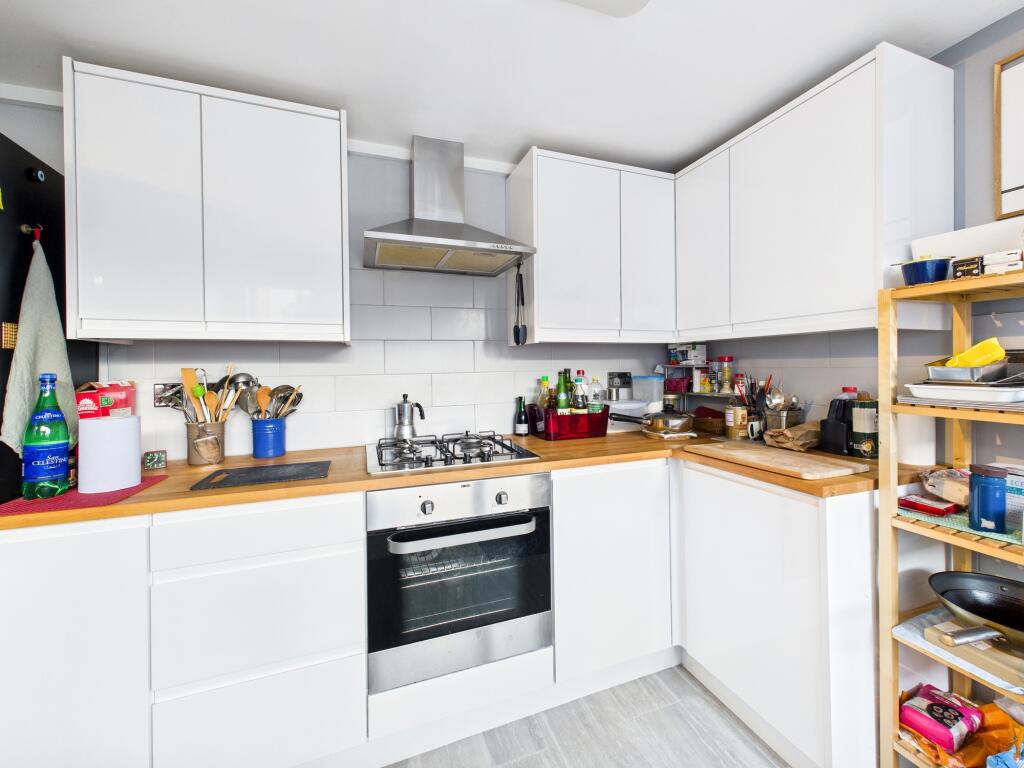 CAM05192G0-PR0185-STILL015