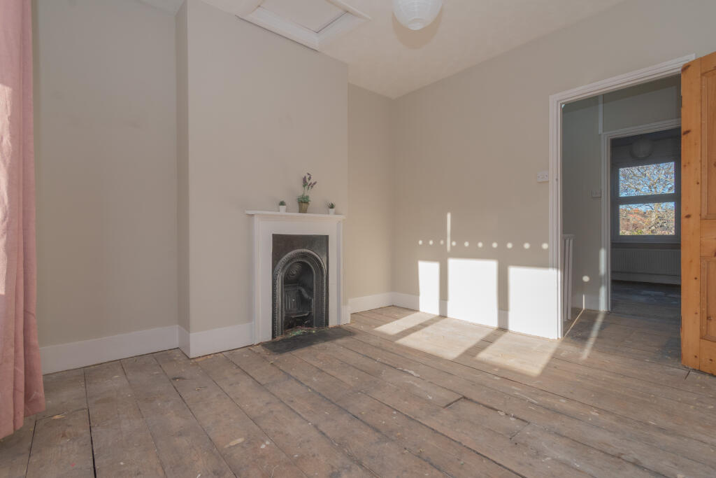 general 15 Vale Road