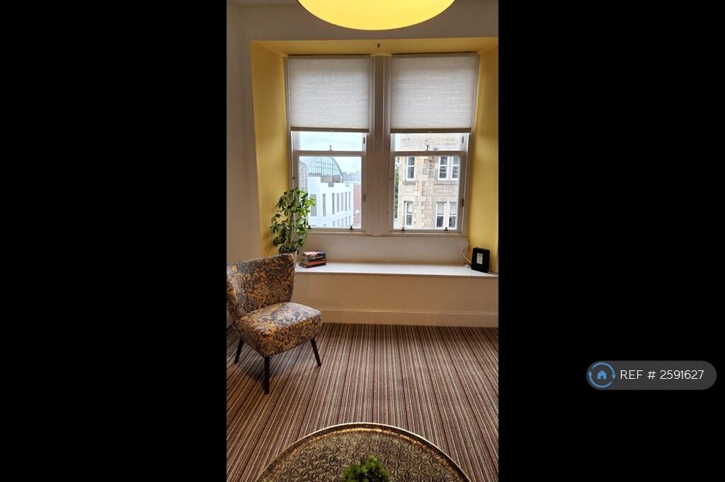 Bay Windows In Living Room
