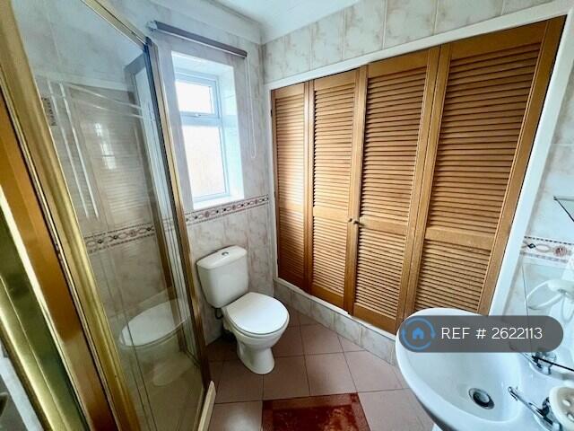 Ensuite [Leading Off Bedroom 1]