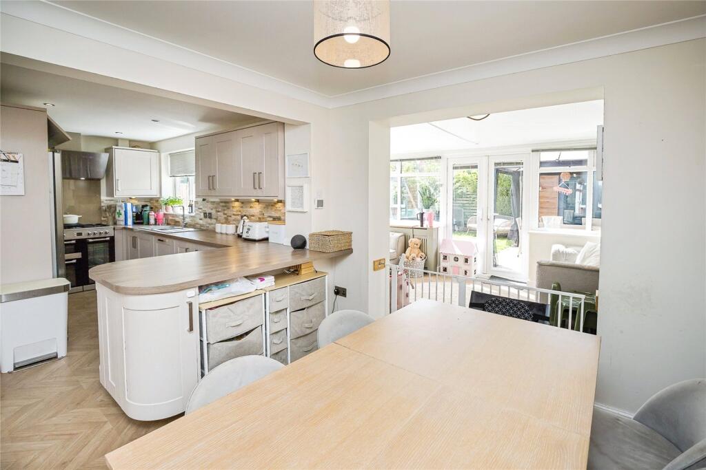Kitchen/ Family Room