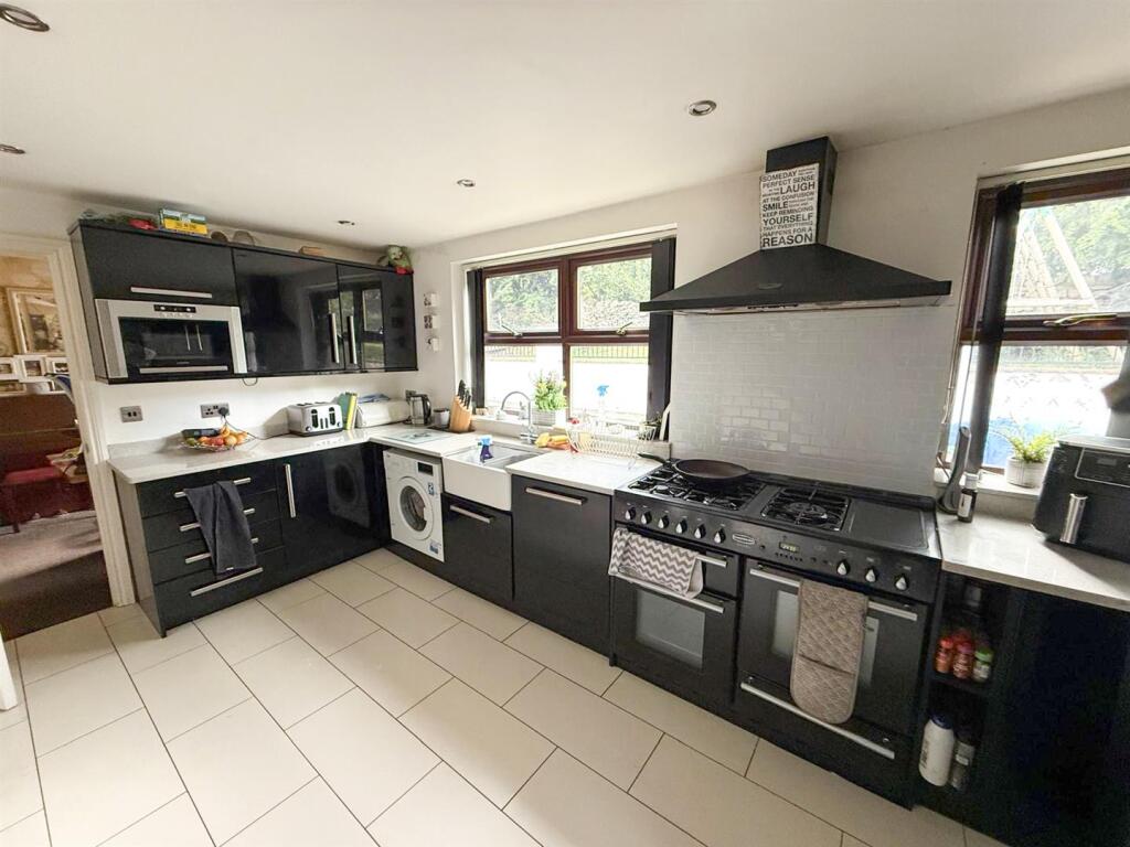 Four bed detached house, Silsden 4