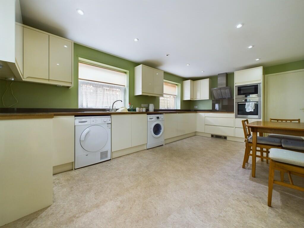 CAM02059G0-PR0184...