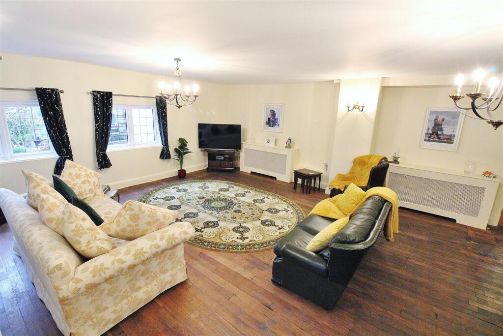 Lounge Area