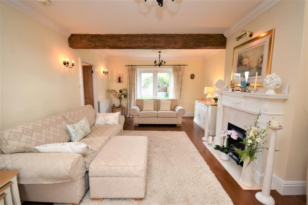 Sitting Room...jpg