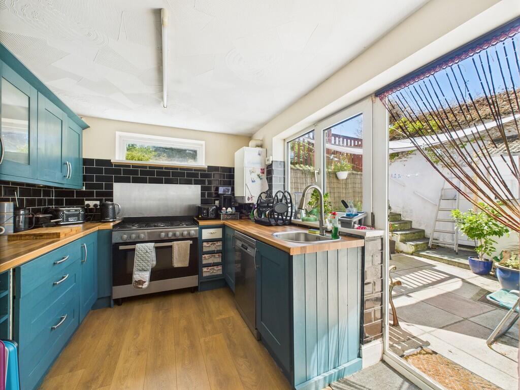 CAM02089G0-PR0524...