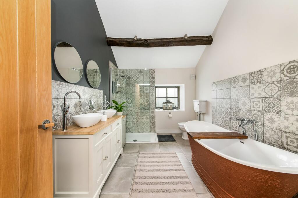 HOUSE BATHROOM
