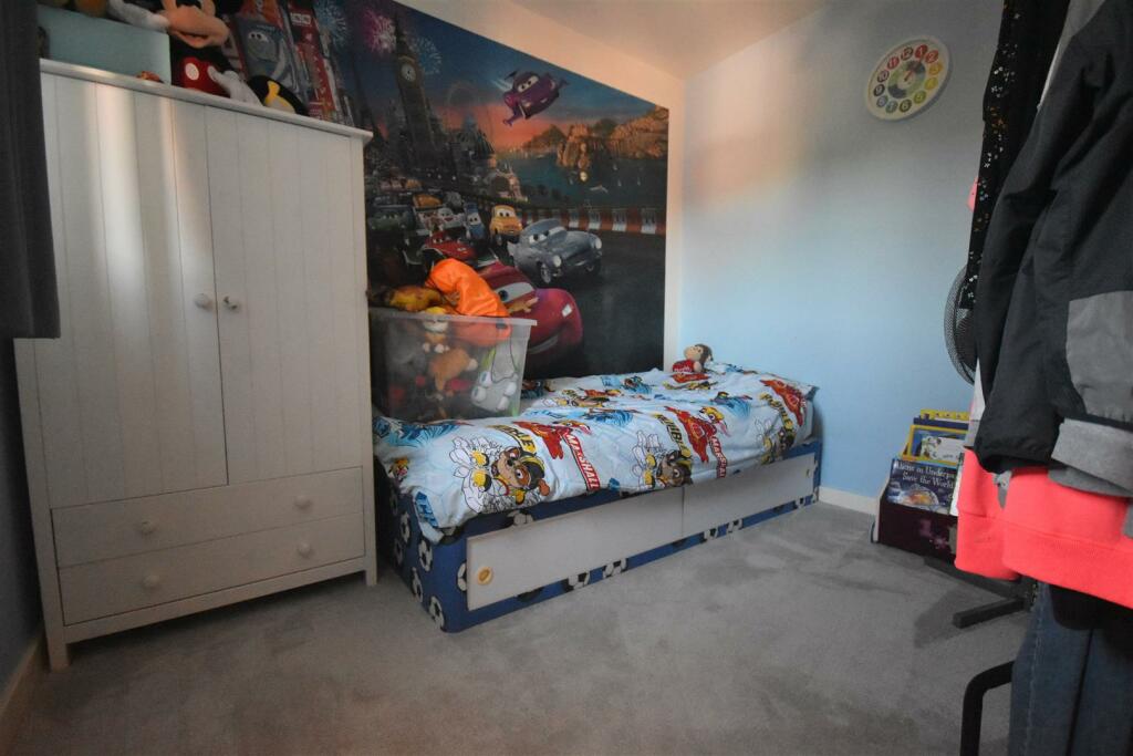 bed 2.jpg