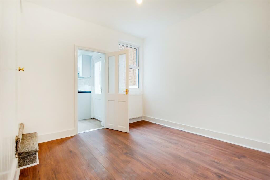 4_Dining Room-0.jpg
