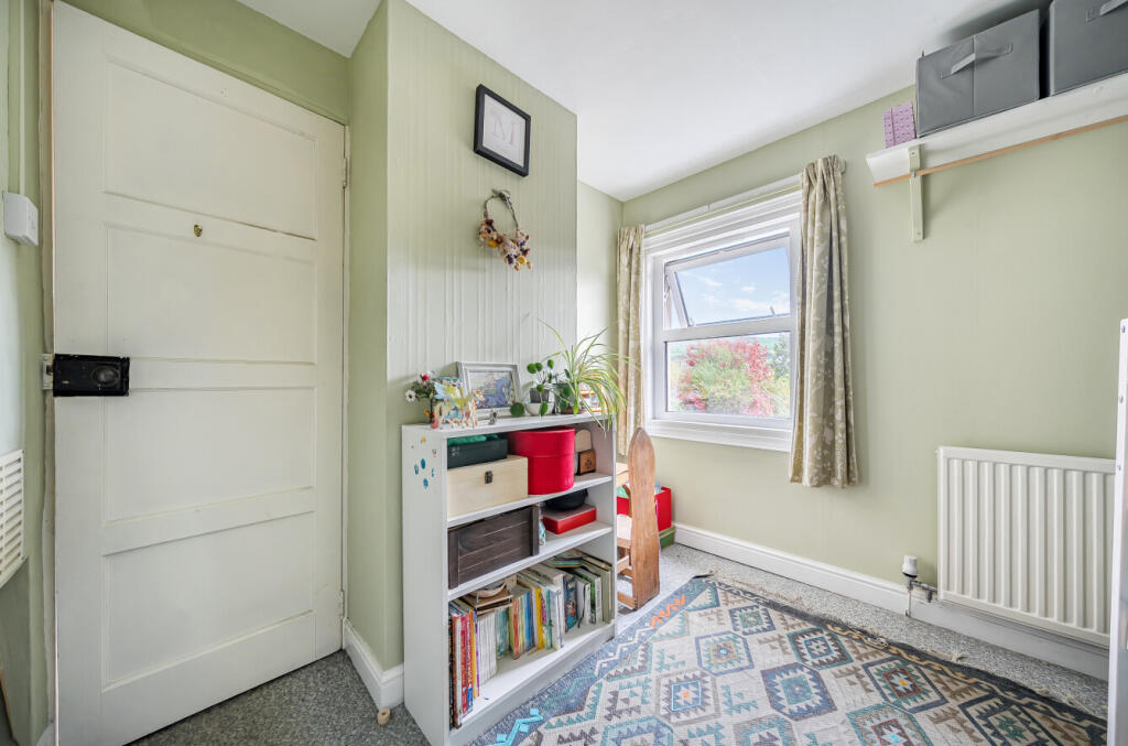 1370330-23-68f7e3...