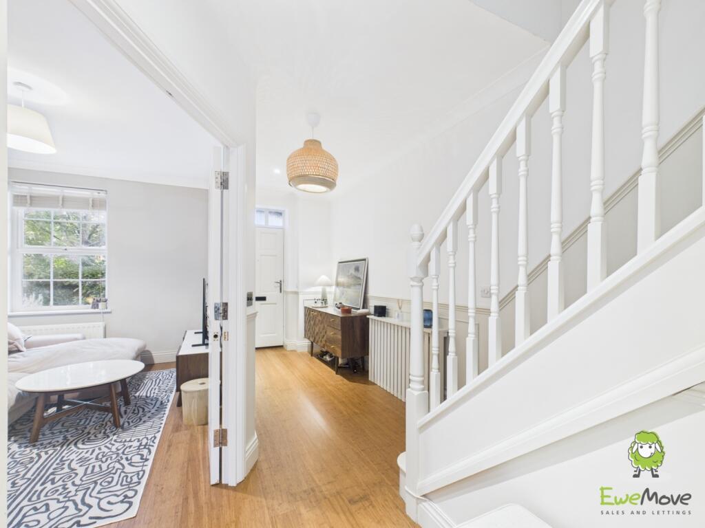 EweMove Estate Agents Basingstoke - Gaiger Avenue 