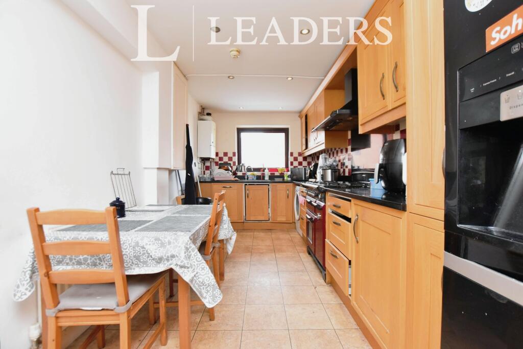 Kitchen &amp; Dining