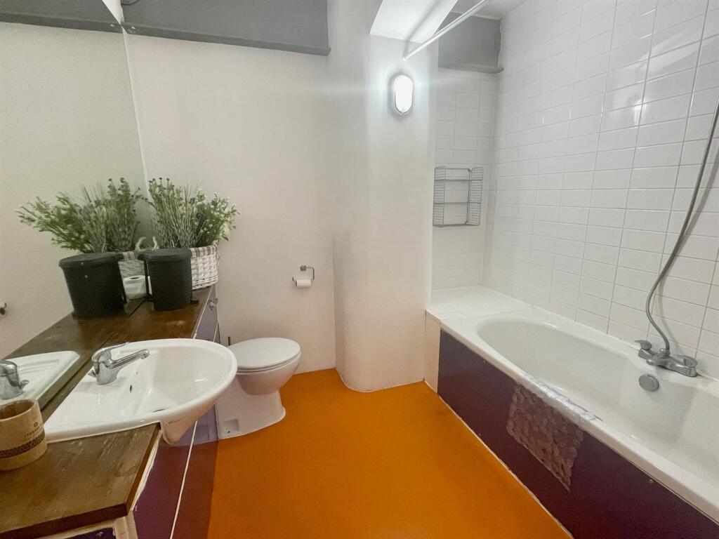 Ensuite.jpg