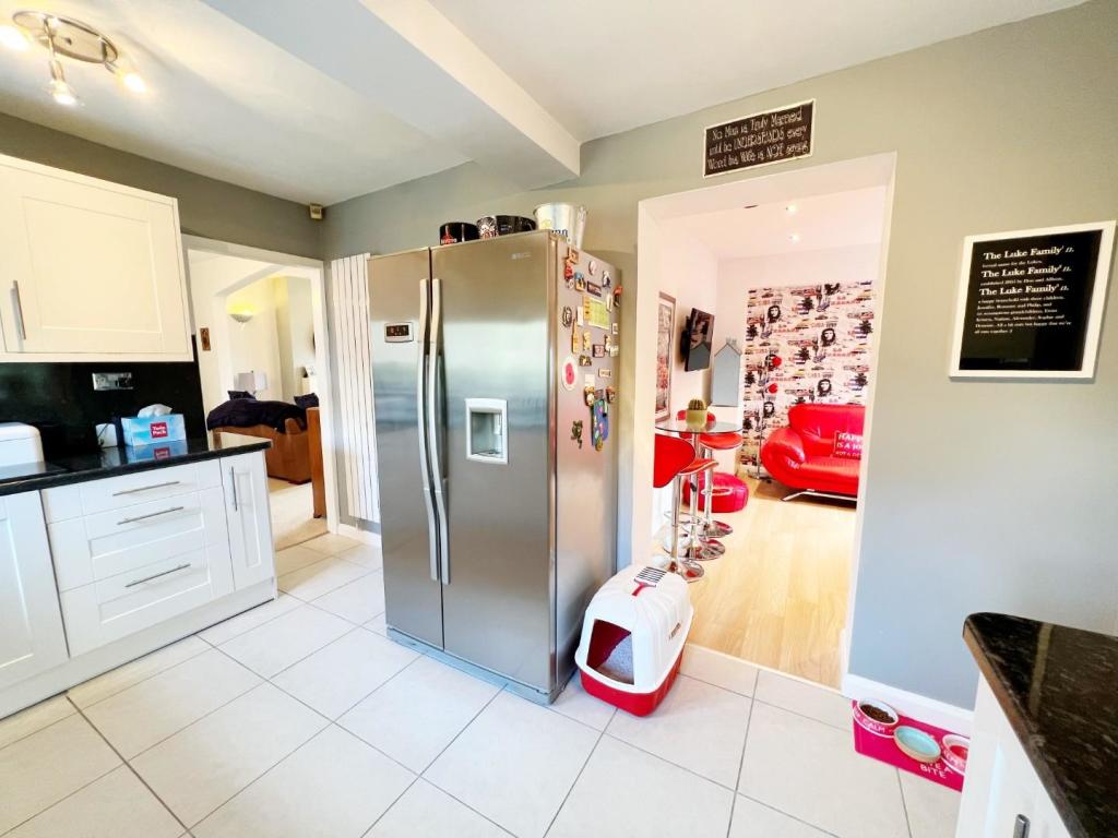 Kitchen pic 4.jpg