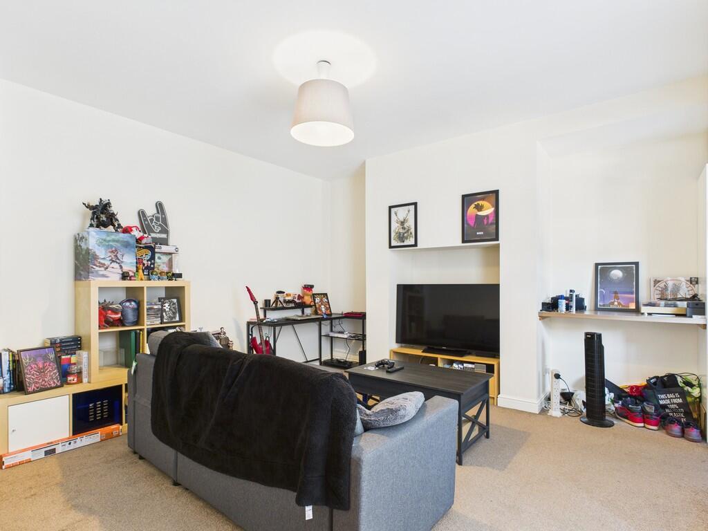 CAM03582G0-PR0122...