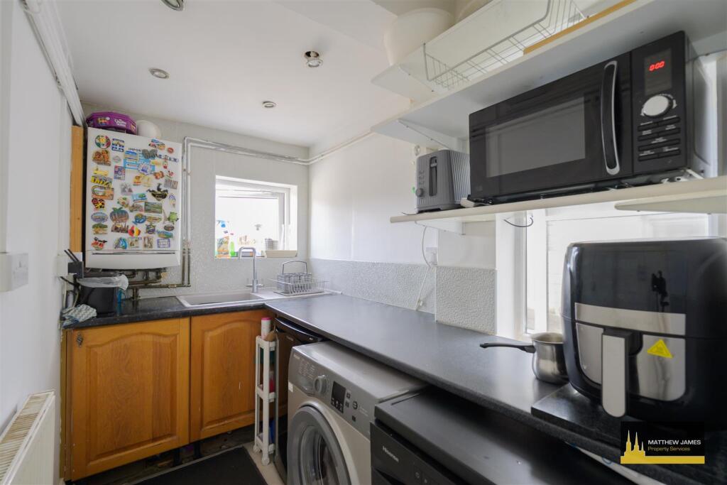 Further Kitchen