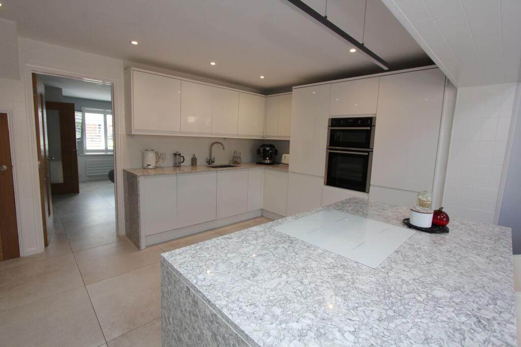 Social Kitchen/Dining Room