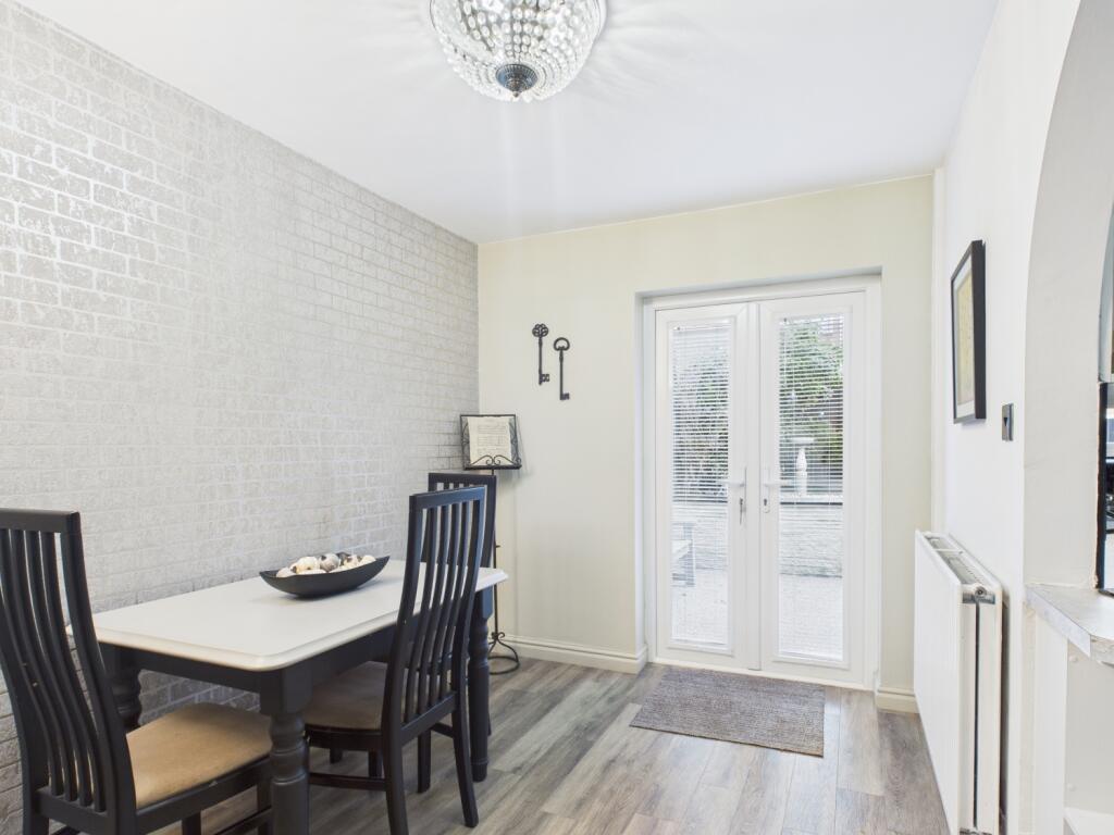 CAM03729G0-PR0197-STILL012