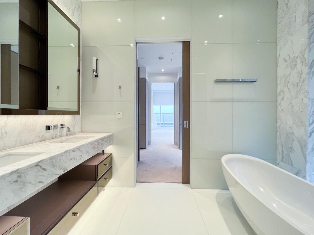 Bedroom 1 ensuite