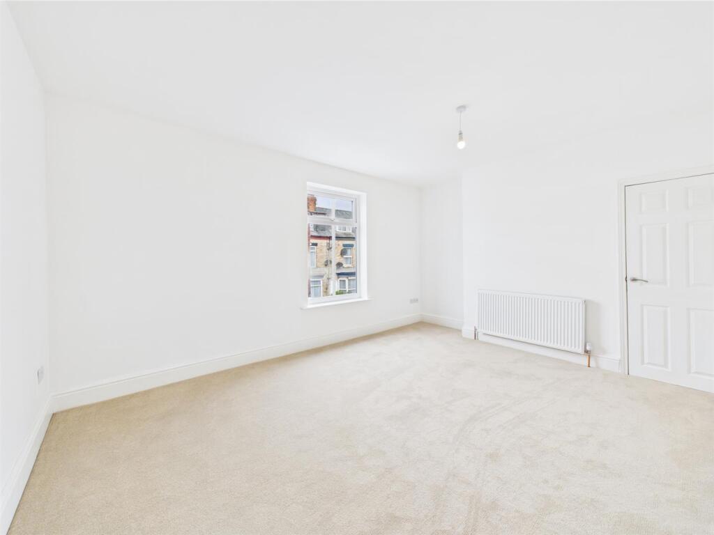 Bedroom:
