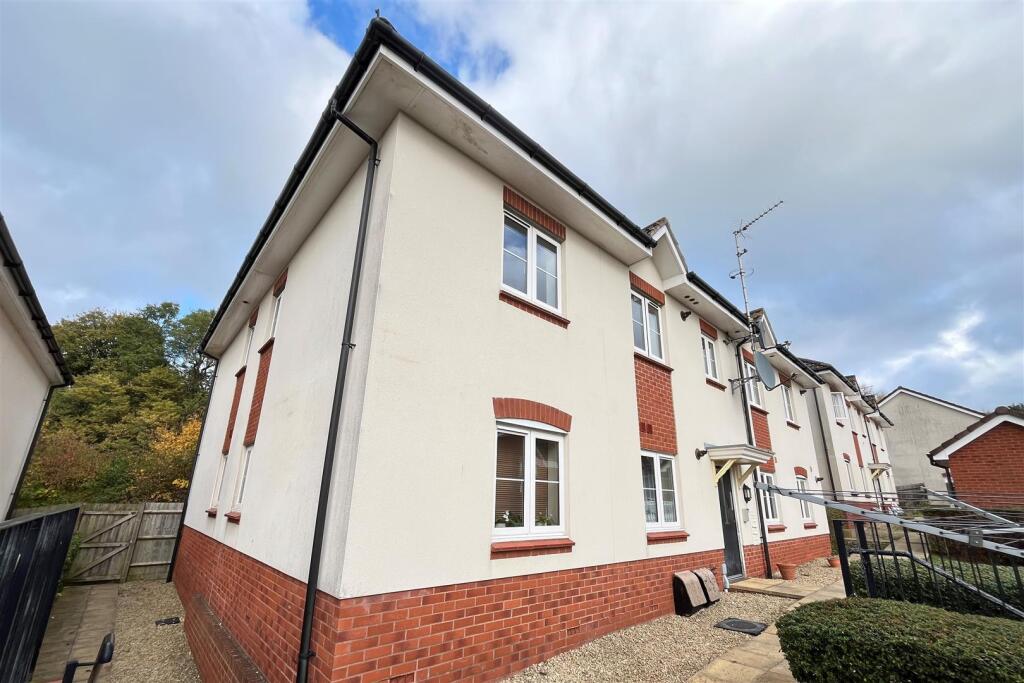 12 Valerian Close, Shirehampton, Bristol BS11 9UE 