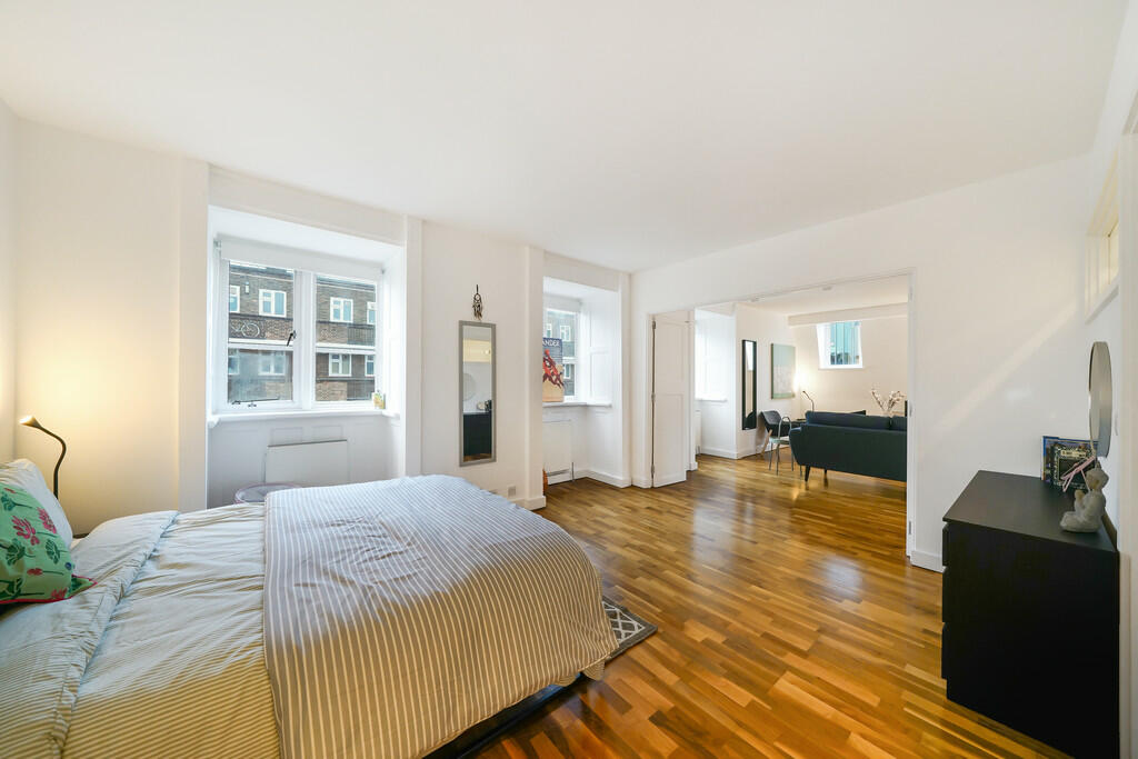 32 Hoffman Square...