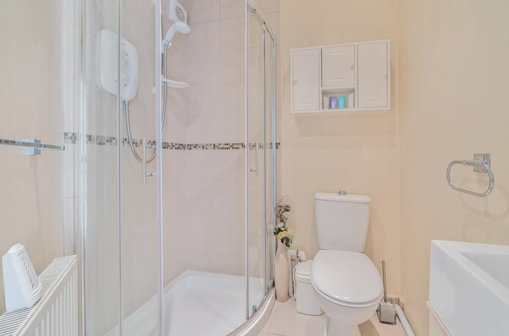 1310927-10-6852d6...