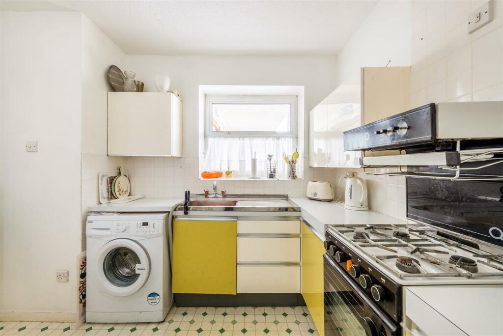 41 Channings, Hove-3.jpg